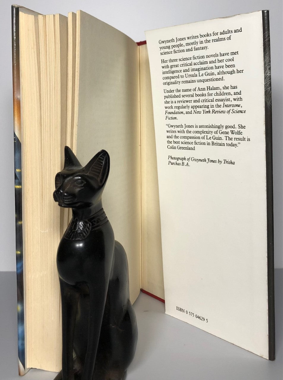 White Queen by Gwyneth Jones (First Edition, First Print, HC, NF)